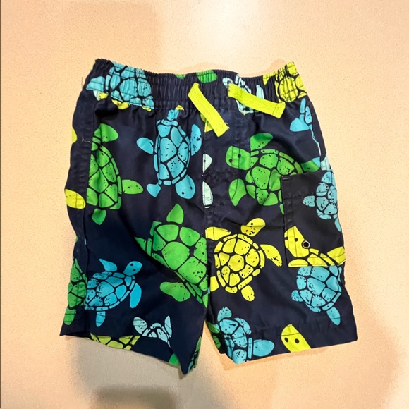 Boys 12 months swim bundle (8 pieces) rash guards and trunks - Picture 6 of 9